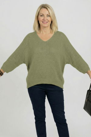 Pulover pufos verde prafuit cu decolteu in V si maneca fluture [1]