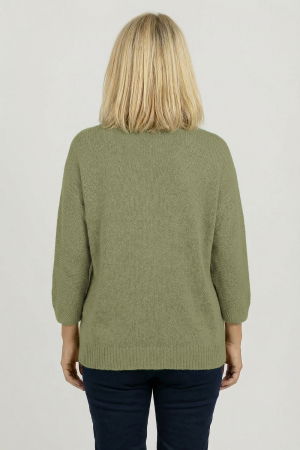 Pulover pufos verde prafuit cu decolteu in V si maneca fluture [2]