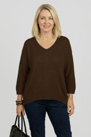 ÎMBRĂCĂMINTE - Pulover pufos maro cu decolteu in V si maneca fluture