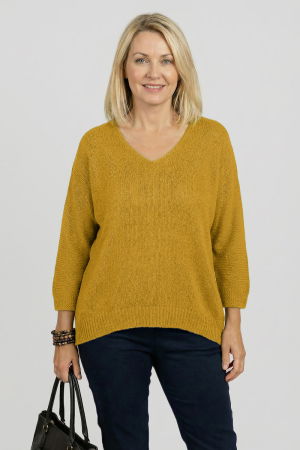 ÎMBRĂCĂMINTE - Pulover pufos mustar cu decolteu in V si maneca fluture