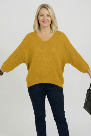 Pulover pufos mustar cu decolteu in V si maneca fluture [1]