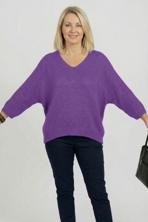 Pulover pufos mov cu decolteu in V si maneca fluture [1]
