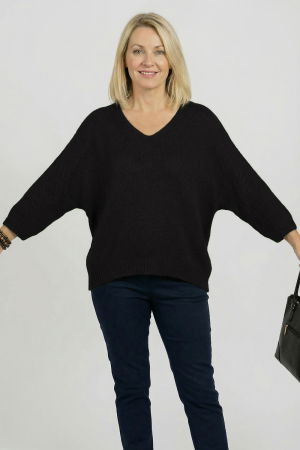 Pulover pufos negru cu decolteu in V si maneca fluture [1]