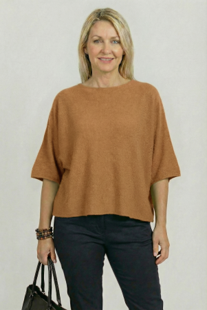 Pulovere - Pulover versatil cu maneca fluture din vascoza, camel