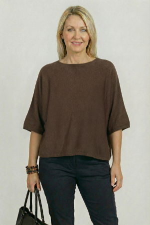 Pulovere - Pulover versatil cu maneca fluture din vascoza, maro