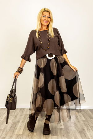 Imbracaminte noutati - Pulover cu maneci scurte si volane la mansete din vascoza, maro