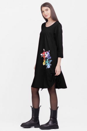 Rochie `A line`, din tricot, cu sireturi laterale, neagra cu imprimeu flori stilizate [1]