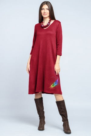 Rochii masuri mari - Rochie `A line` midi, din jerseu moale cu imprimeu pana, rosu inchis