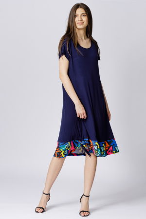 ÎMBRĂCĂMINTE - Rochie bleumarin din vascoza cu volan imprimeu geometric si sireturi laterale