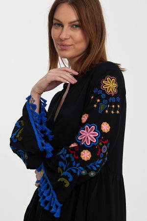 Rochie brodata scurta neagra, cu franjuri albastri [5]