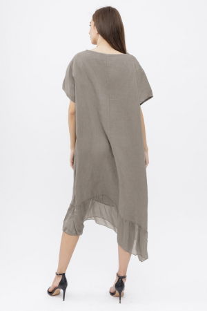 Rochie oversize usor asimetrica A-line, din in cu guler si volan din matase, bej inchis [2]