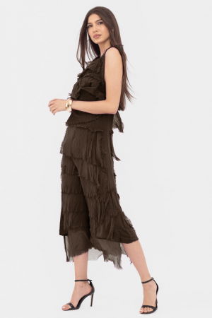Rochie maro inchis din matase si vascoza cu  volane franjurate suprapuse, fara maneci [1]