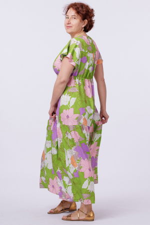 Rochie cu bust petrecut si imprimeu floral pe fond verde [2]