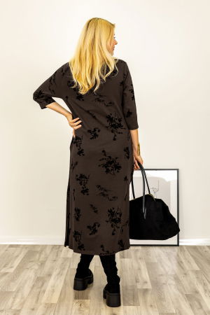Rochie cu nod intr-o parte imprimata cu flori embosate si catifelate, din jerseu de bumbac maro [2]