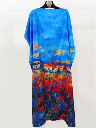 Rochii de Plajă tip Poncho - Rochie de plaja lunga tip poncho din matase cu peisaj cu maci pe fond albastru