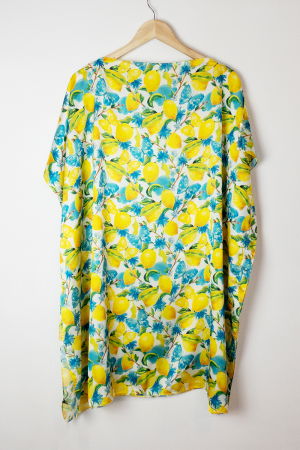 Rochie de plaja tip poncho din matase cu imprimeu mediteranean cu lamai si fluturi Rochii de Plajă tip Poncho - Rochie de plaja tip poncho din matase cu imprimeu mediteranean cu lamai si fluturi