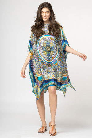 Rochie de plaja tip poncho din matase cu mandala centrala pe fond albastru [0]