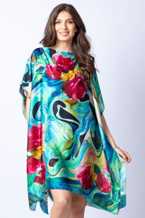 Rochii de Plajă tip Poncho - Rochie de plaja tip poncho din matase cu trandafiri fucsia pe fond turcoaz