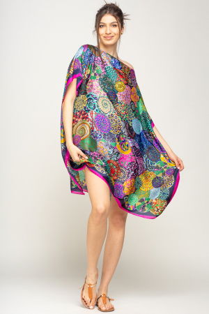 Rochii de Plajă tip Poncho - Rochie de plaja tip poncho din matase imprimat cu mandale multicolore cu fucsia si bleumarin pe margine