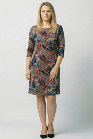 Rochii Plus Size - Rochie dreapta, fundal maro si imprimeu frunze, din vascoza