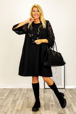 Rochie neagra eleganta cu maneci din tull brodat [3]