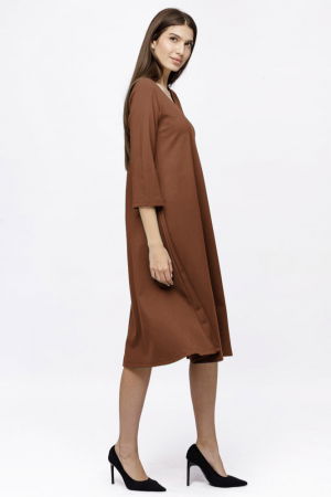 Rochie Eva midi maro ciocolata A line din tricot de vascoza si decolteu rotund, imprimeu floare la piept [1]