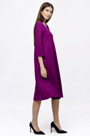 Rochie Eva midi mov zmeura A line din tricot de vascoza si decolteu rotund, imprimeu floare la piept [1]