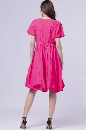 Rochie gogosar din vascoza creponata, taiata in talie, fucsia [2]