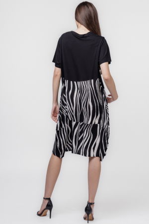 Rochie lalea cu talie oblica si imprimeu dungi oblice alb-negru [2]