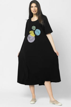 Rochii din Jerseu - Rochie lunga A-line, neagra, cu imprimeu chip stilizat