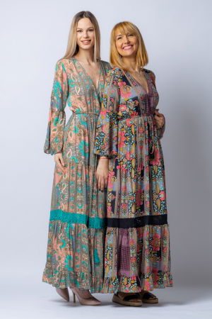 Rochie lunga din matase indiana cu volane si imprimeu floral si insetie de dantela neagra [4]