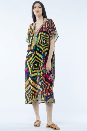 Rochii de Plajă tip Poncho - Rochie lunga de plaja tip poncho cu motive geometrice pe fond negru