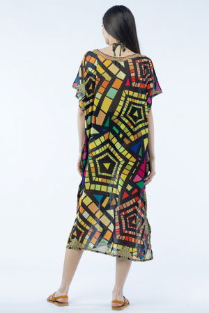 Rochie lunga de plaja tip poncho cu motive geometrice pe fond negru [2]