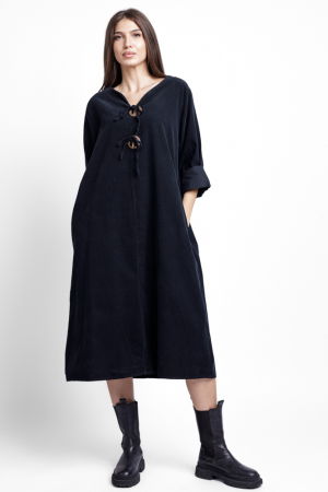 Rochie din catifea reiata, cu nasturi mari de lemn pe piept, neagra [7]