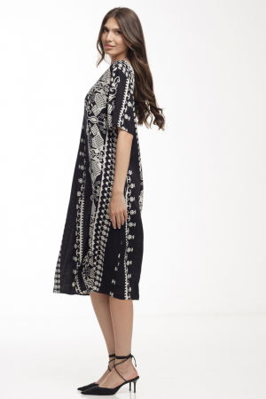 Rochie neagra din vascoza fluida, cu imprimeu grafic alb [2]