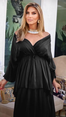 Rochie lunga suprapusa din matase, cu trei volane mari si maneca lunga, neagra [1]