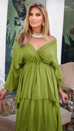 Rochie lunga suprapusa din matase, cu trei volane mari si maneca lunga, verde oliv [1]