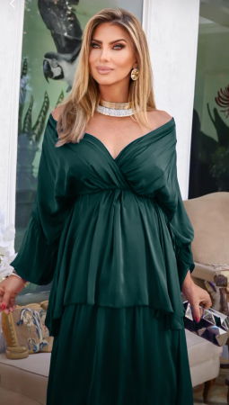 Rochie lunga suprapusa din matase, cu trei volane mari si maneca lunga, verde inchis [1]