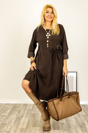 Rochii Casual - Rochie midi cu taietura oblica si boboci, din catifea reiata maro