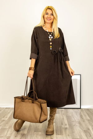 Rochie midi cu taietura oblica si boboci, din catifea reiata maro [2]