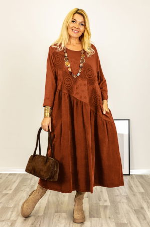 Rochii Casual - Rochie caramizie cu taietura oblica si broderie, din catifea reiata si jerseu, oversize
