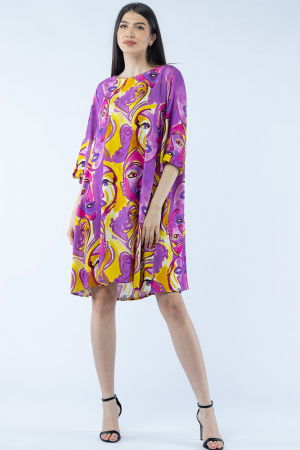 Rochii din Vâscoză - Rochie midi A-line din vascoza cu imprimeu chipuri stilizate, pe fond mov