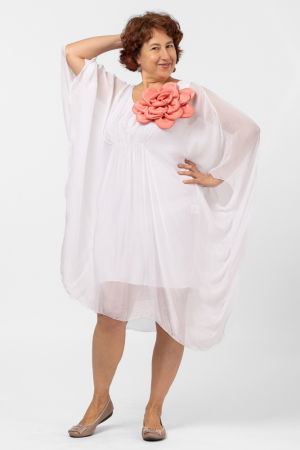 Rochie alba, midi, ampla, din matase si vascoza, cu detaliu sub bust, in colturi [2]