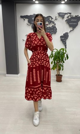 Rochie midi din bumbac, cu elastic in talie si imprimeu roz pe fond bordo Rochii de Vară - Rochie midi din bumbac, cu elastic in talie si imprimeu roz pe fond bordo