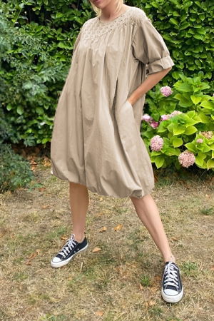 Rochii din Bumbac - Rochie midi gogosar cu dantela, din poplin de bumbac, bej