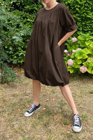 Rochii din Bumbac - Rochie midi gogosar cu dantela, din poplin de bumbac, maro