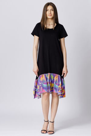 Rochie neagra cu volan in colturi si imprimeu fond mov [2]