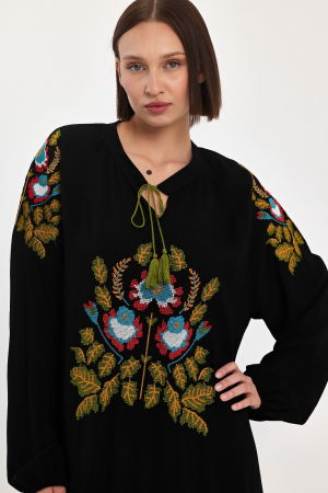 Rochie neagra A-line cu broderie traditionala pe piept si umeri, din vascoza [4]