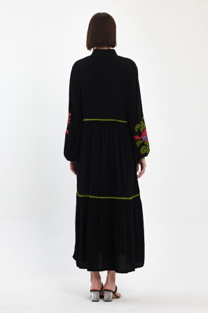 Rochie neagra cu broderie traditionala pe piept si maneci, din vascoza [7]