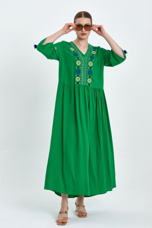 Rochii - Rochie verde cu broderie pe piept si maneci, din vascoza